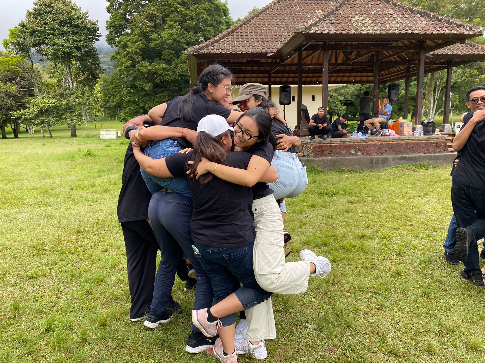 Kegiatan outbound team building
